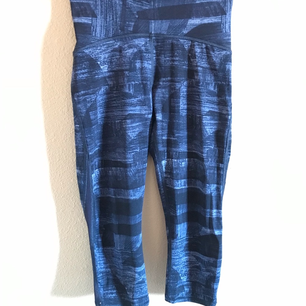 Lululemon Athletica Train Times Crop Leggings Size 4 Transition Blue 17"